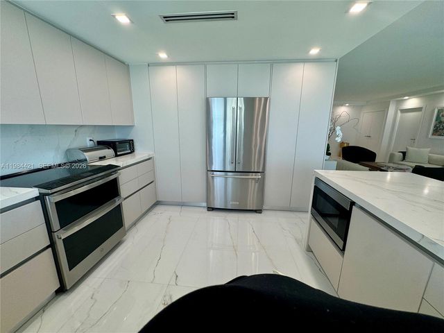 9801 Collins Ave 20E, Bal Harbour, FL 33154
