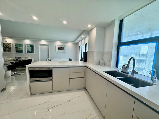 9801 Collins Ave 20E, Bal Harbour, FL 33154