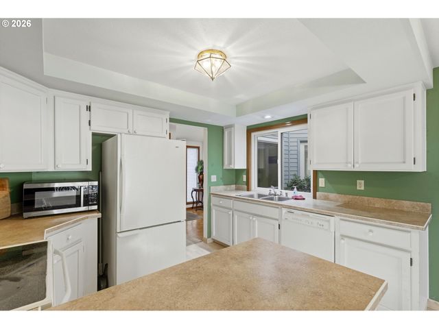 865 Sw 166TH Ave, Beaverton, OR 97006