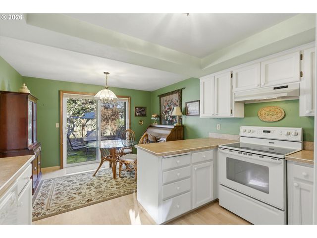 865 Sw 166TH Ave, Beaverton, OR 97006