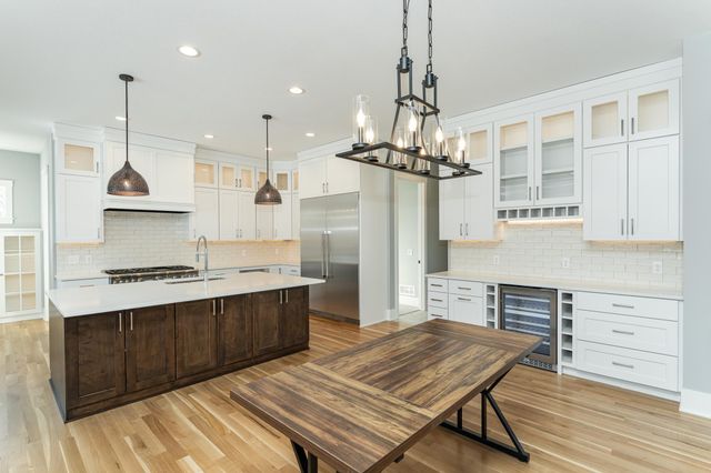 4868 Royal Oaks Circle SW, Rochester, MN 55902