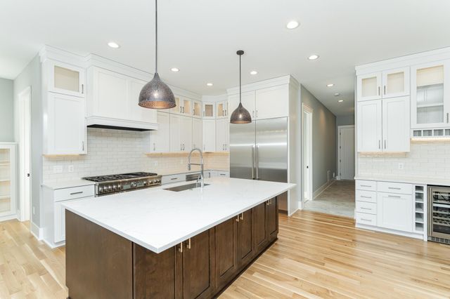 4868 Royal Oaks Circle SW, Rochester, MN 55902