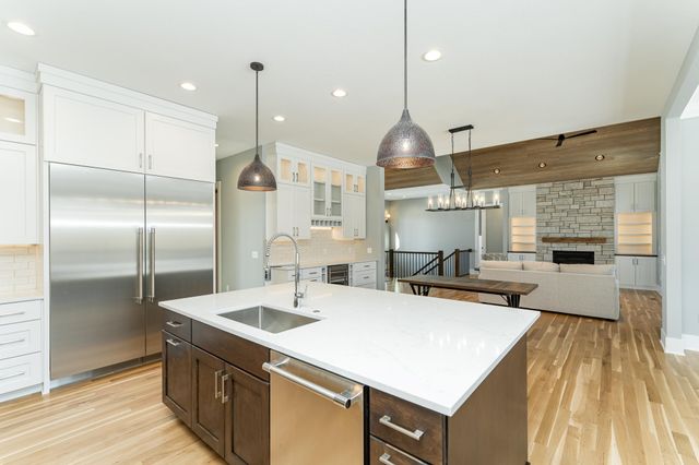 4868 Royal Oaks Circle SW, Rochester, MN 55902