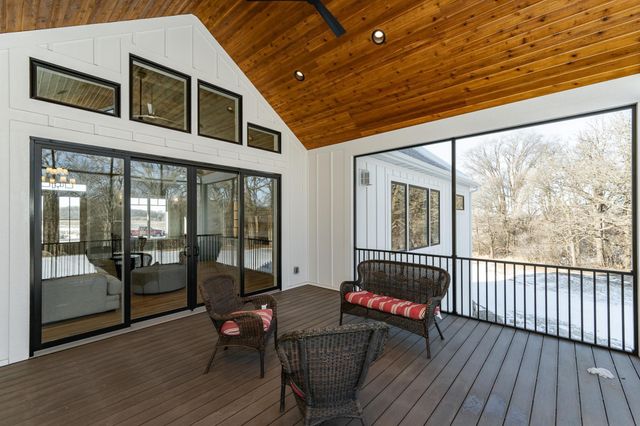 4868 Royal Oaks Circle SW, Rochester, MN 55902