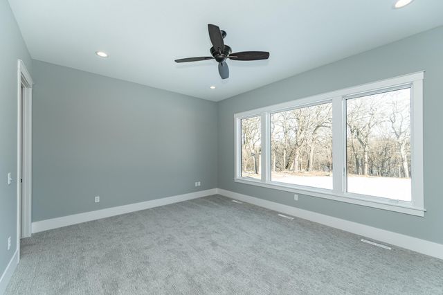 4868 Royal Oaks Circle SW, Rochester, MN 55902