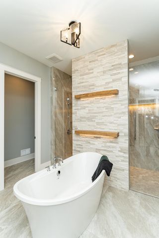 4868 Royal Oaks Circle SW, Rochester, MN 55902