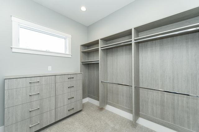 4868 Royal Oaks Circle SW, Rochester, MN 55902