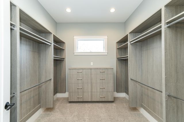 4868 Royal Oaks Circle SW, Rochester, MN 55902