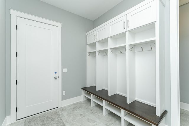 4868 Royal Oaks Circle SW, Rochester, MN 55902