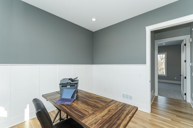 4868 Royal Oaks Circle SW, Rochester, MN 55902