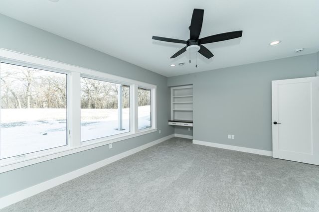 4868 Royal Oaks Circle SW, Rochester, MN 55902