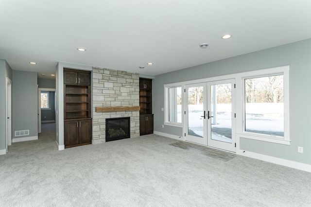 4868 Royal Oaks Circle SW, Rochester, MN 55902