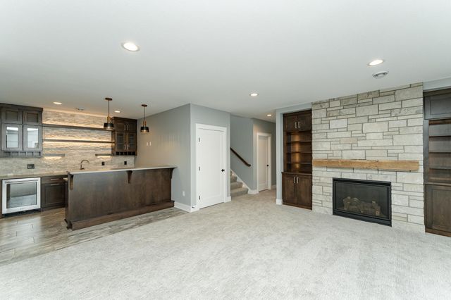 4868 Royal Oaks Circle SW, Rochester, MN 55902