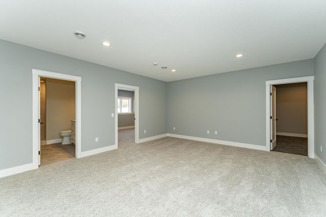 4868 Royal Oaks Circle SW, Rochester, MN 55902