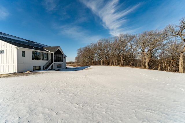 4868 Royal Oaks Circle SW, Rochester, MN 55902