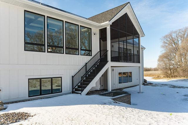 4868 Royal Oaks Circle SW, Rochester, MN 55902