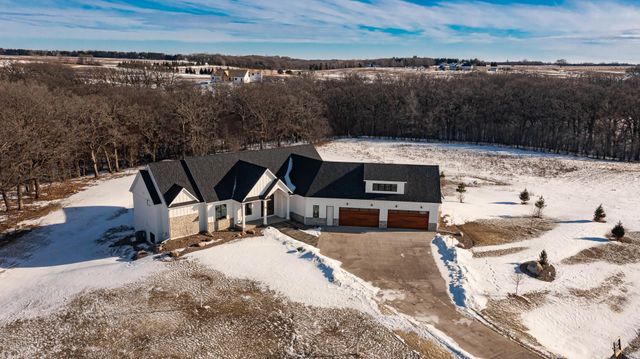 4868 Royal Oaks Circle SW, Rochester, MN 55902