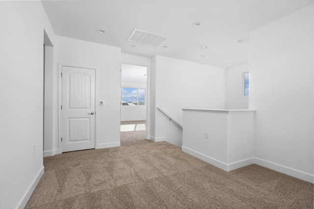 1146 Ponderosa Way W, Madera, CA 93636