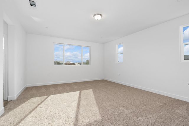 1146 Ponderosa Way W, Madera, CA 93636