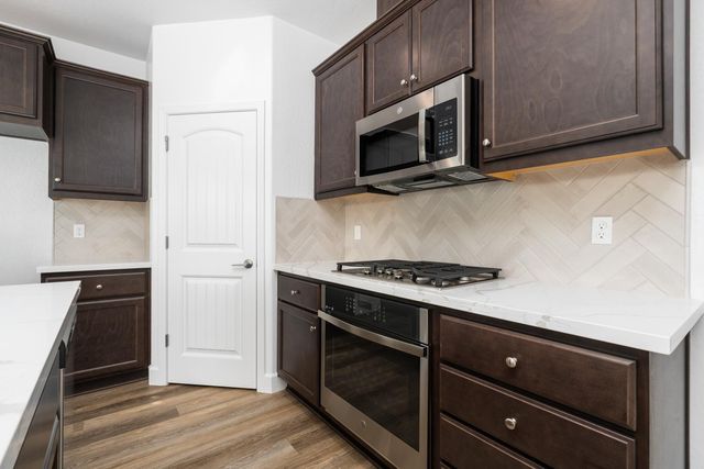 1146 Ponderosa Way W, Madera, CA 93636