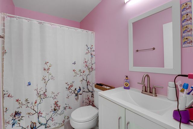 2954 Falling Waters Lane, Lindenhurst, IL 60046