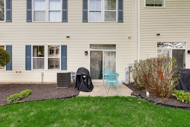 2954 Falling Waters Lane, Lindenhurst, IL 60046