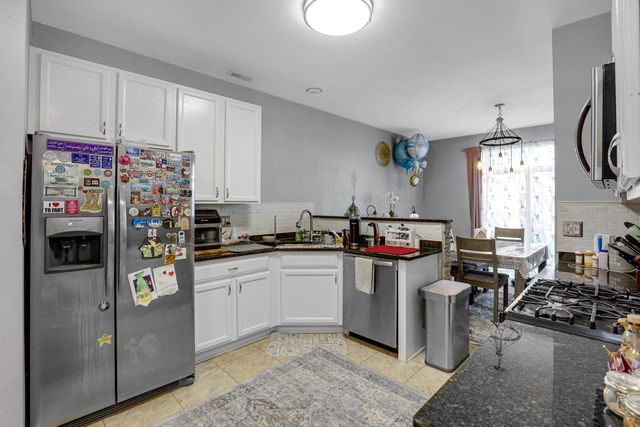 2954 Falling Waters Lane, Lindenhurst, IL 60046