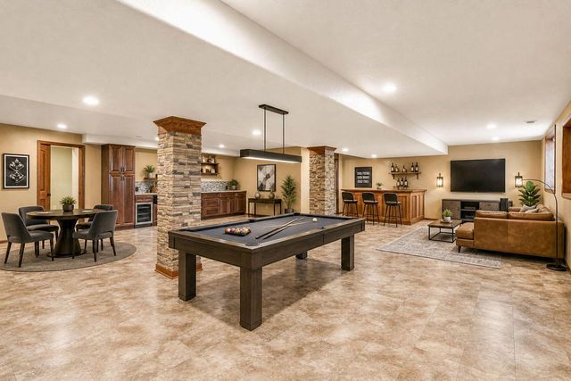 1360 Foxwood PASS, Oconomowoc, WI 53066