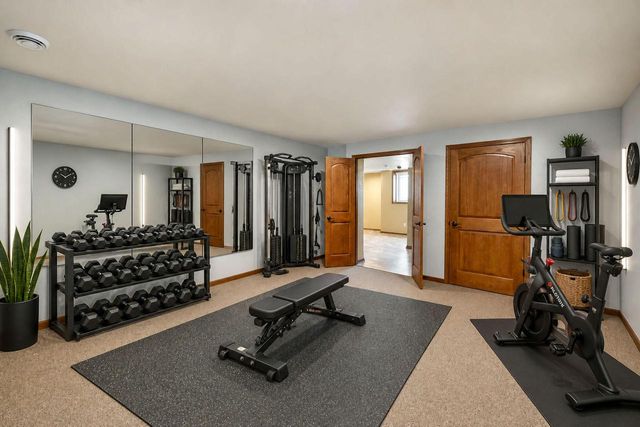 1360 Foxwood PASS, Oconomowoc, WI 53066