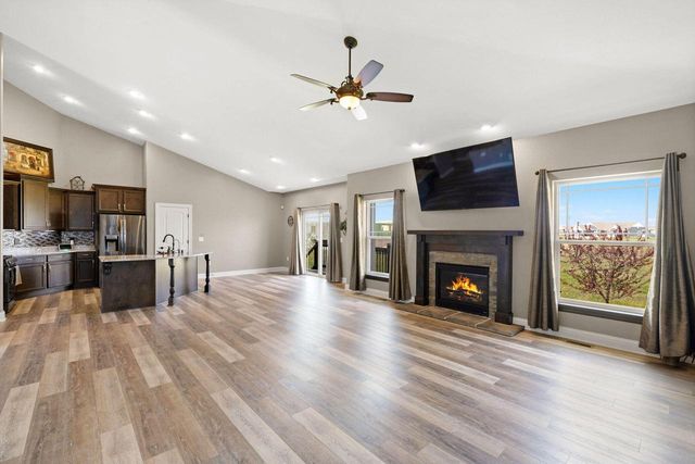 1360 Foxwood PASS, Oconomowoc, WI 53066