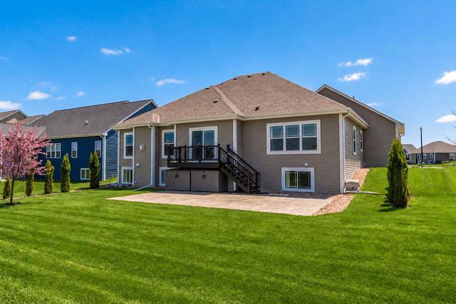 1360 Foxwood PASS, Oconomowoc, WI 53066