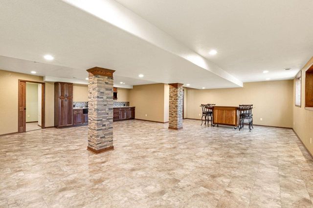 1360 Foxwood PASS, Oconomowoc, WI 53066