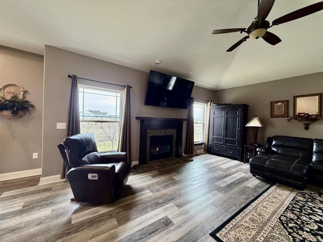 1360 Foxwood PASS, Oconomowoc, WI 53066