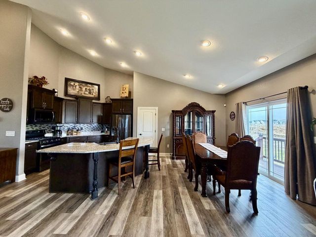 1360 Foxwood PASS, Oconomowoc, WI 53066