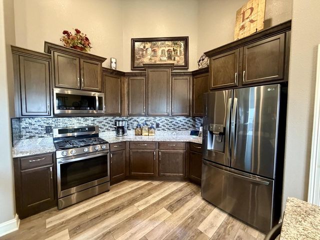 1360 Foxwood PASS, Oconomowoc, WI 53066