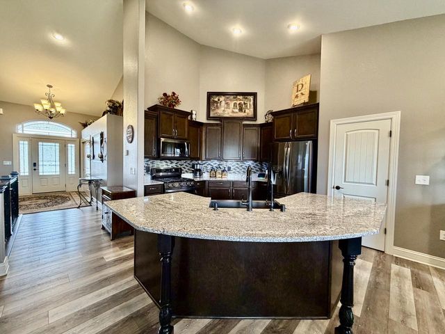 1360 Foxwood PASS, Oconomowoc, WI 53066