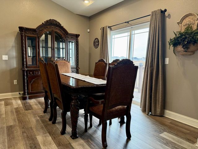 1360 Foxwood PASS, Oconomowoc, WI 53066
