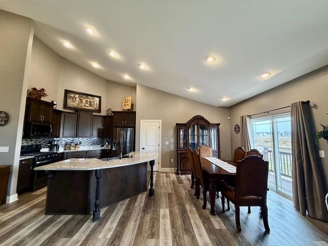 1360 Foxwood PASS, Oconomowoc, WI 53066