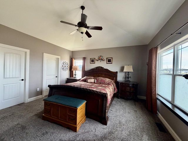 1360 Foxwood PASS, Oconomowoc, WI 53066