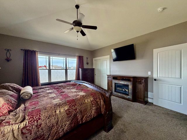 1360 Foxwood PASS, Oconomowoc, WI 53066