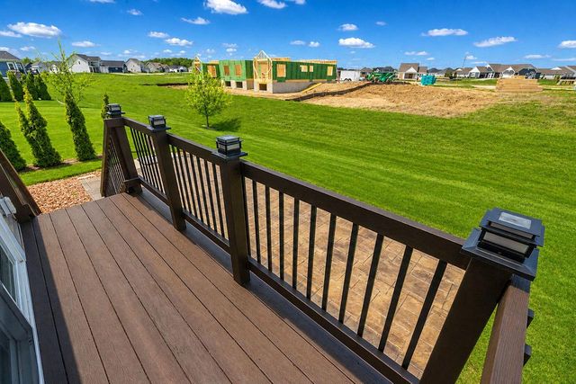 1360 Foxwood PASS, Oconomowoc, WI 53066