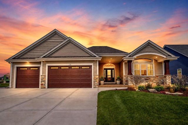 1360 Foxwood PASS, Oconomowoc, WI 53066