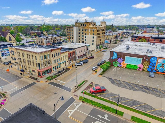 309-313 W Milwaukee Street, Janesville, WI 53548