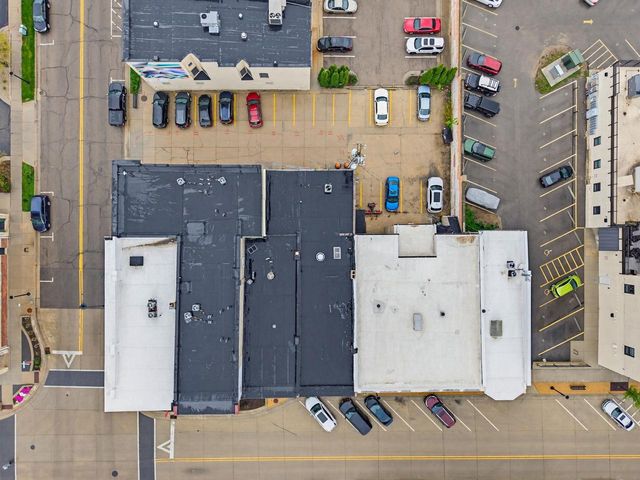 309-313 W Milwaukee Street, Janesville, WI 53548