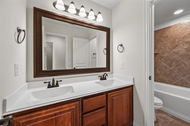 905 Foxtail Drive, Mansfield, TX 76063