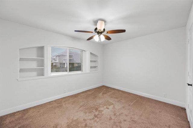 905 Foxtail Drive, Mansfield, TX 76063