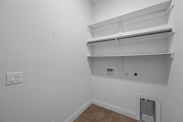 905 Foxtail Drive, Mansfield, TX 76063