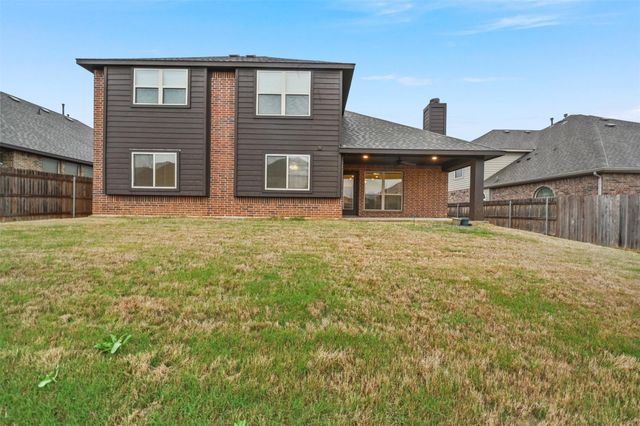 905 Foxtail Drive, Mansfield, TX 76063