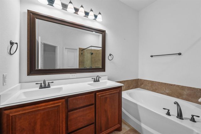 905 Foxtail Drive, Mansfield, TX 76063