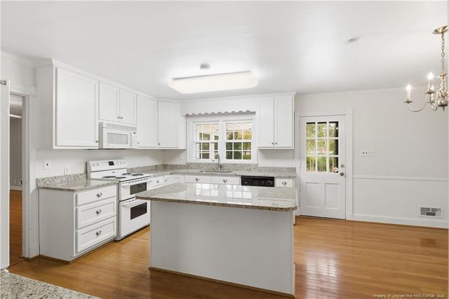 1513 Raeford Road, Fayetteville, NC 28305